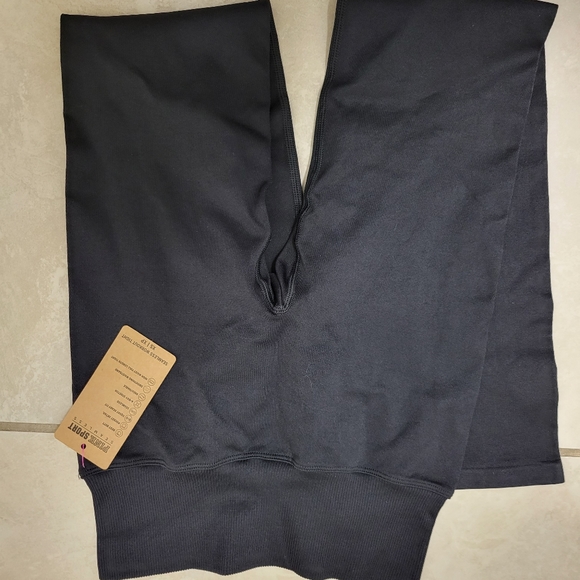 NWT VICTORIA SECRET Pink High Waisted Full Length Tight size XSmall - Picture 3 of 4